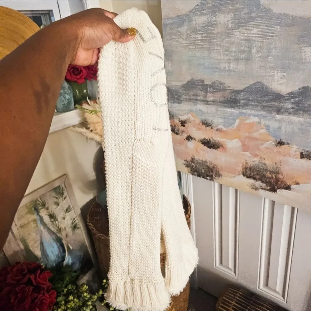 New Gap Acrylic Blend Pom Detail Cozy House Socks.